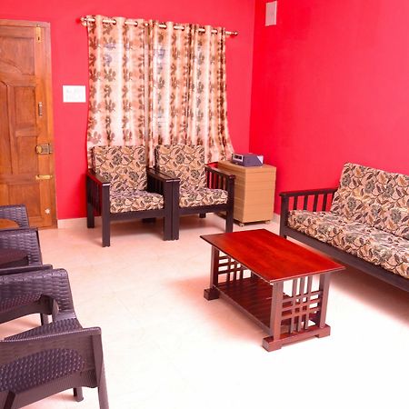 Coorg Girinivas Deluxe Homestay-Wi-Fi Madikeri Bagian luar foto